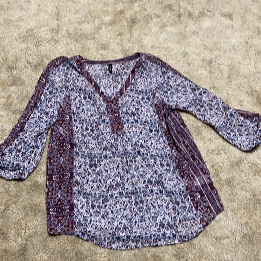 LN women’s Maurices sheer boho pheasant top size M